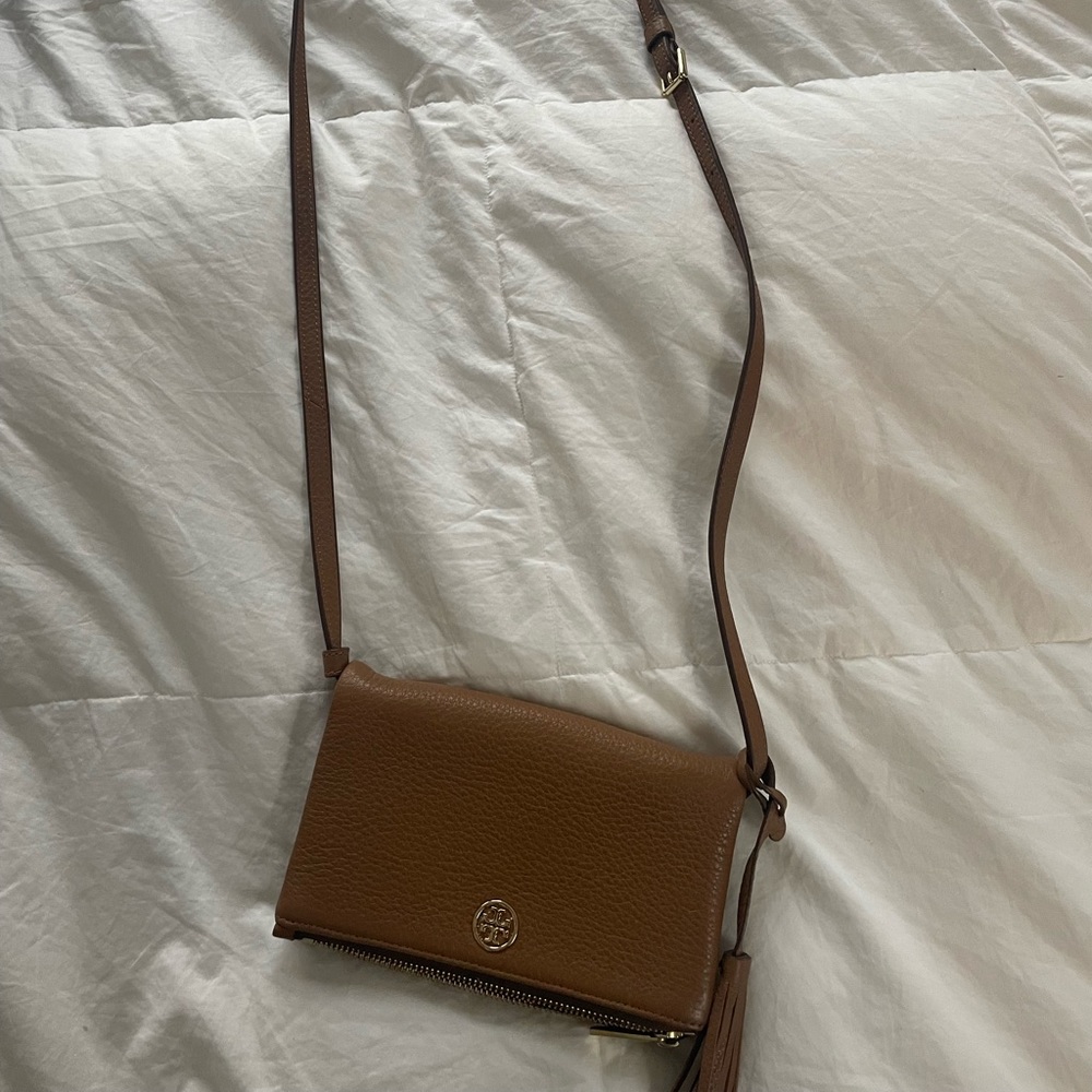Barely used pebbled brown leather Tory Burch crossbody